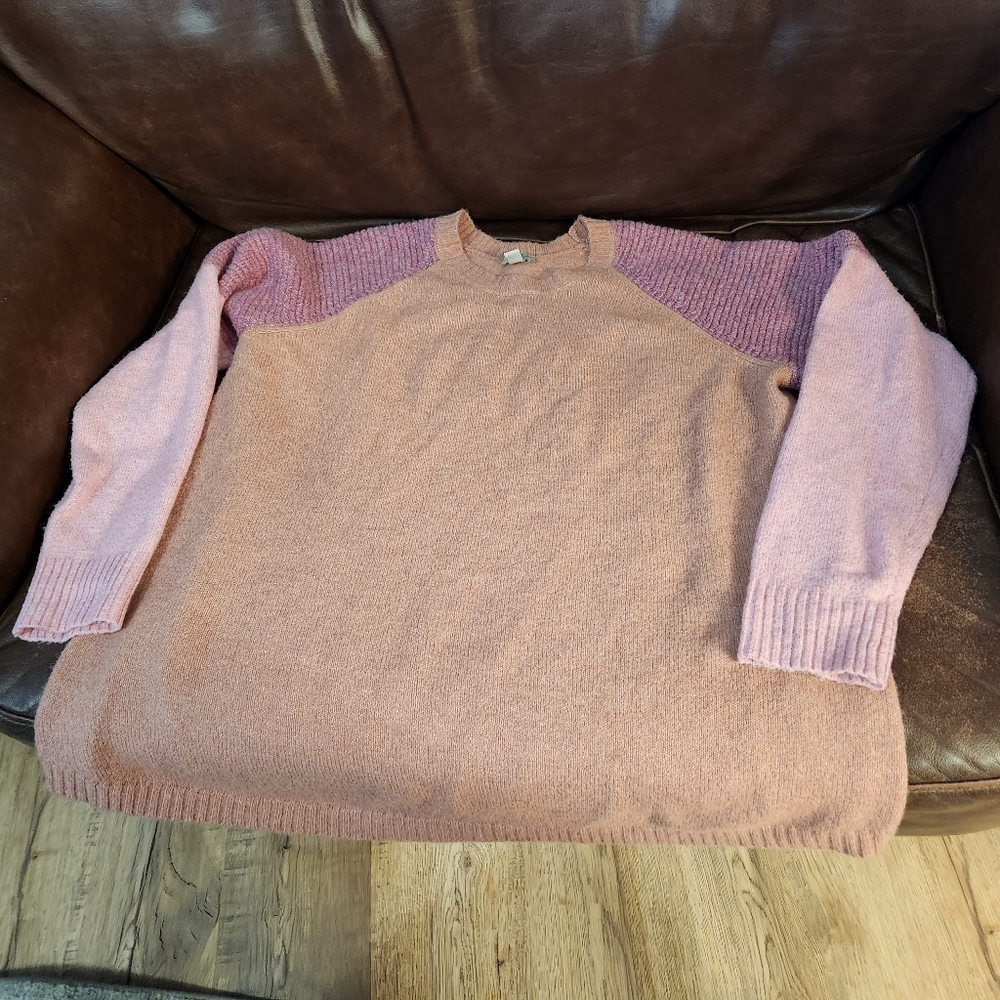 LOGO sweater